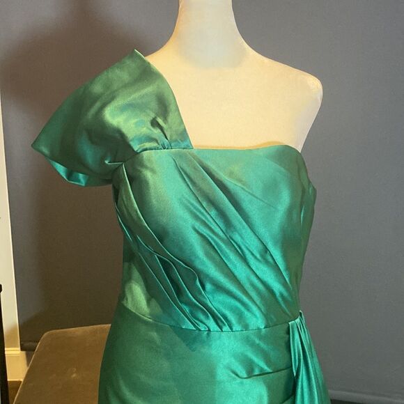 Women’s Green One Shoulder Full Length Mermaid Fit Formal Dress Size 6 - Picture 2 of 10